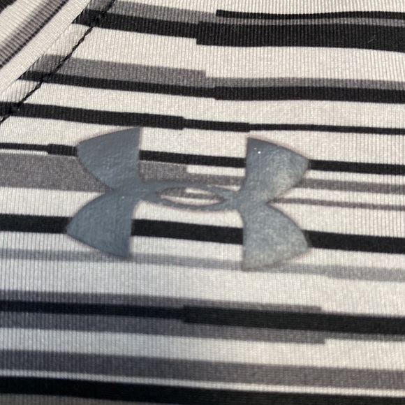 Under Armor Athletic Shirt - Picture 3 of 5